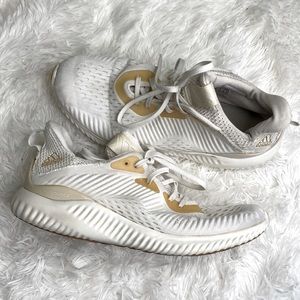 Adidas AlphaBounce | Womens size 9